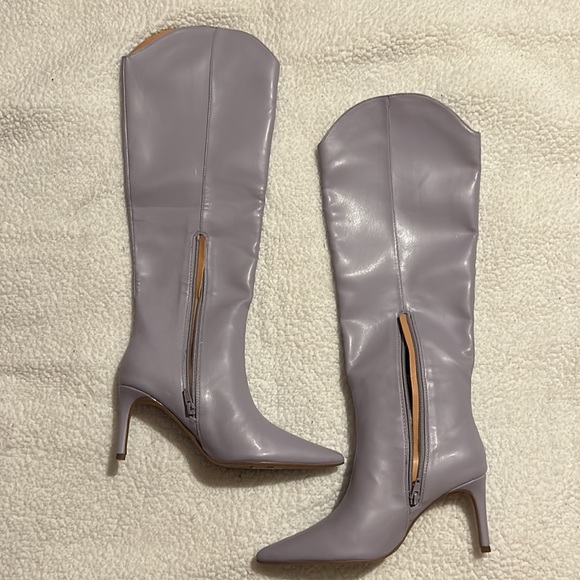 NA-KD Pointy Shaft Lavender Boots (Fits Like A Size 6) - Picture 2 of 4